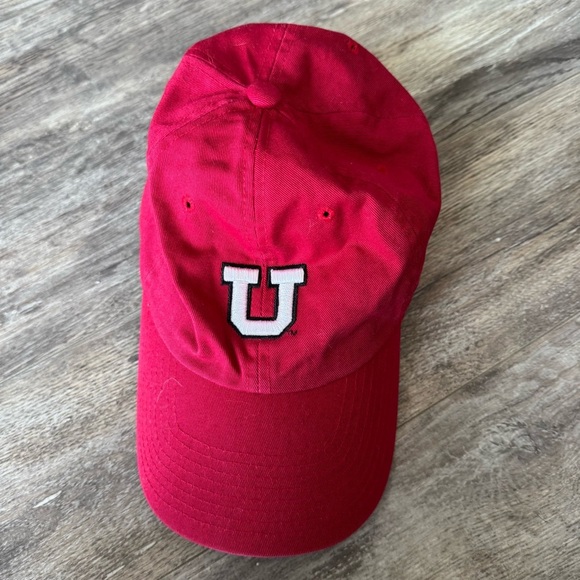 The University of Utah Red Cap with U Logo - Picture 5 of 5